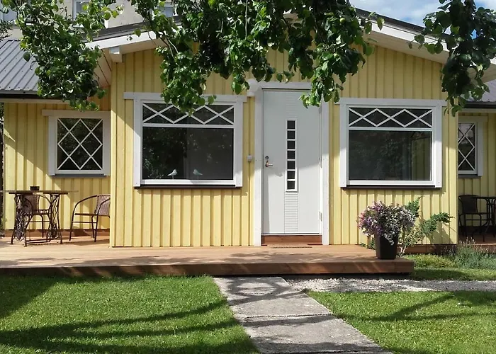 Haavalehe Summer House 3*